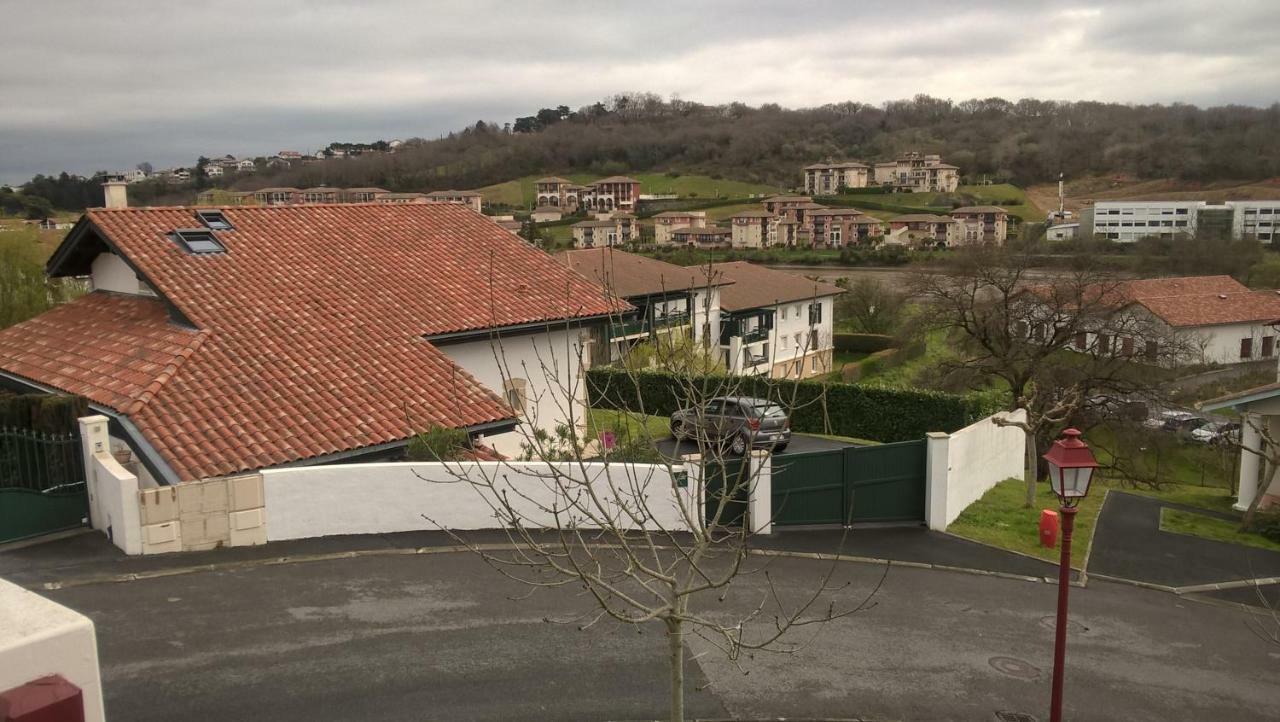 Proche de St. Jean de Luz, T2 classé à 900m de la plage Appartamento Urrugne Esterno foto